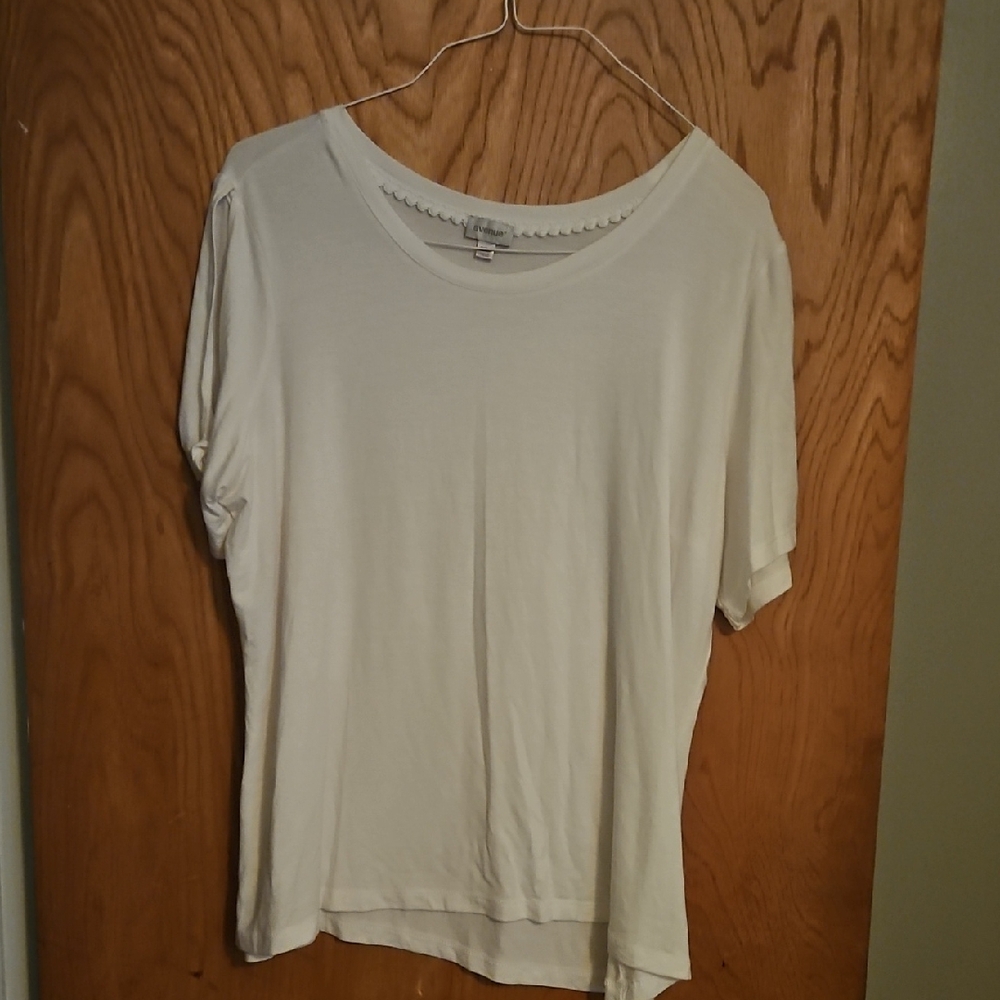 Avenue Cream Short Sleeve Tee